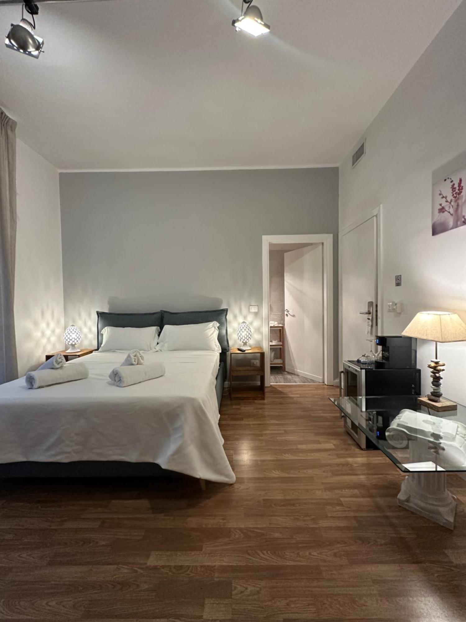 לצ'ה B&B Degli Artisti Suite מראה חיצוני תמונה