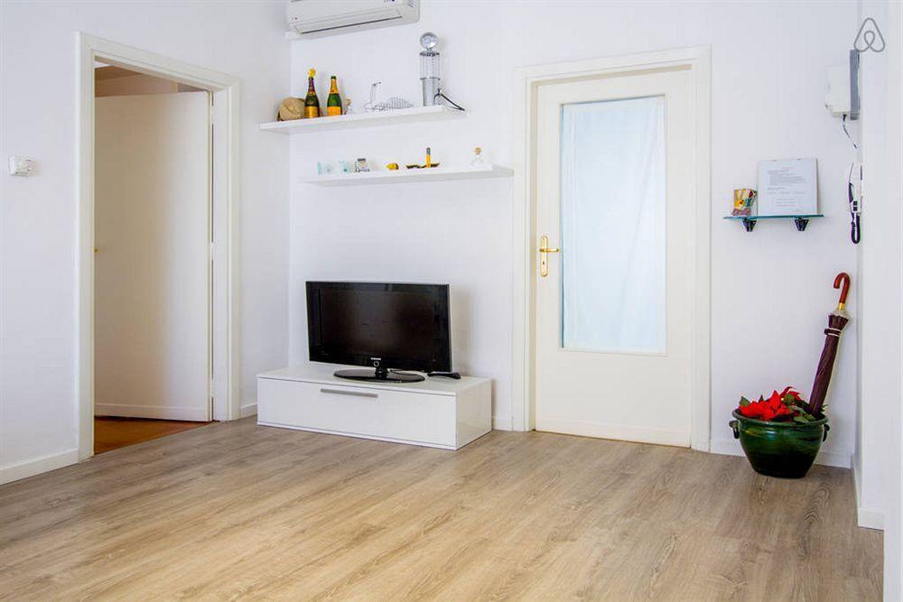 לצ'ה B&B Degli Artisti Suite מראה חיצוני תמונה